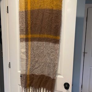 2 scarfs for one great price!!!!- Large Chunky plaid Scarfs